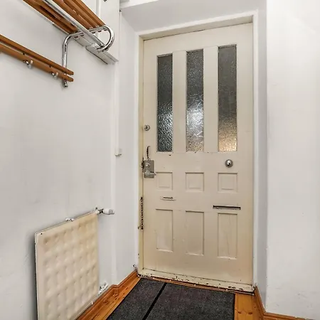 Kotimaailma Hietaniemenkatu 10 *